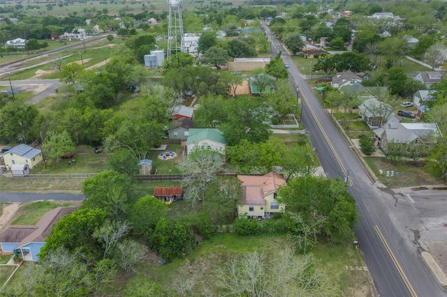 310 E Main Street, Fayetteville, TX 78940