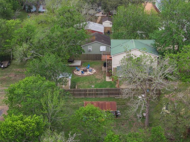310 E Main Street, Fayetteville, TX 78940