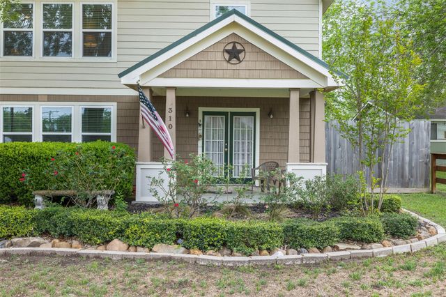 310 E Main Street, Fayetteville, TX 78940