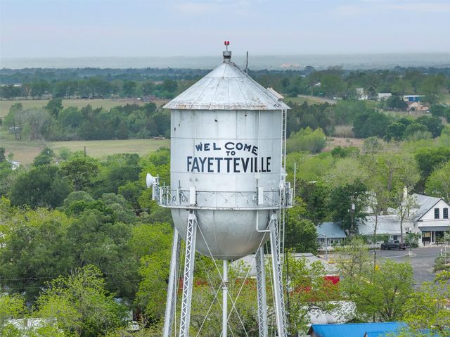 310 E Main Street, Fayetteville, TX 78940