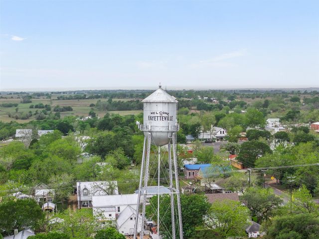 310 E Main Street, Fayetteville, TX 78940