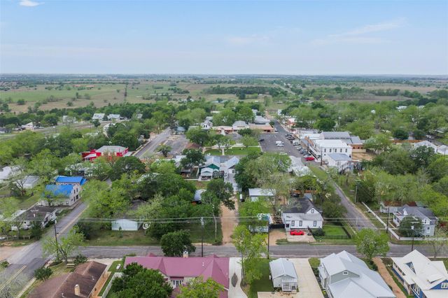 310 E Main Street, Fayetteville, TX 78940