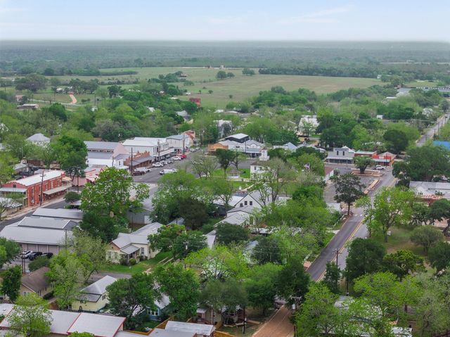 310 E Main Street, Fayetteville, TX 78940