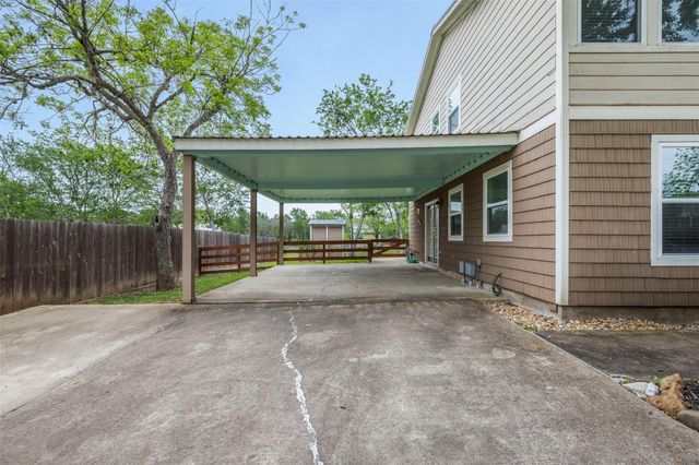 310 E Main Street, Fayetteville, TX 78940
