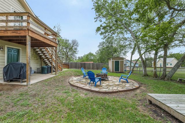 310 E Main Street, Fayetteville, TX 78940