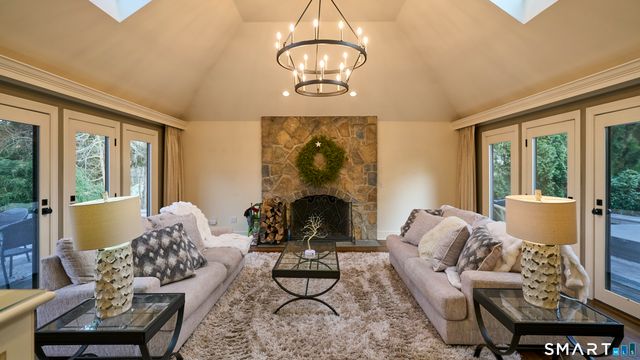 19 Money Point Road, Stonington, CT 06355