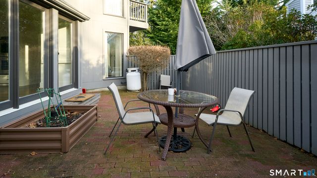 19 Money Point Road, Stonington, CT 06355