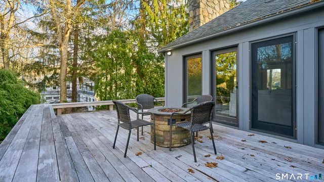 19 Money Point Road, Stonington, CT 06355