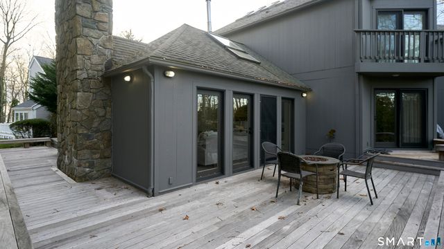 19 Money Point Road, Stonington, CT 06355