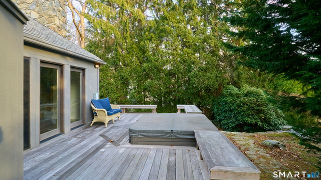 19 Money Point Road, Stonington, CT 06355