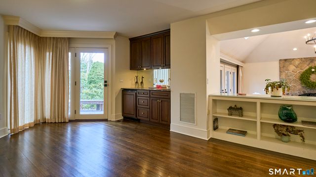 19 Money Point Road, Stonington, CT 06355