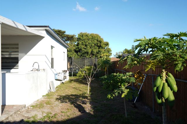 303 NW 28 Way, Fort Lauderdale, FL 33311