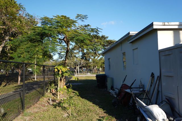 303 NW 28 Way, Fort Lauderdale, FL 33311