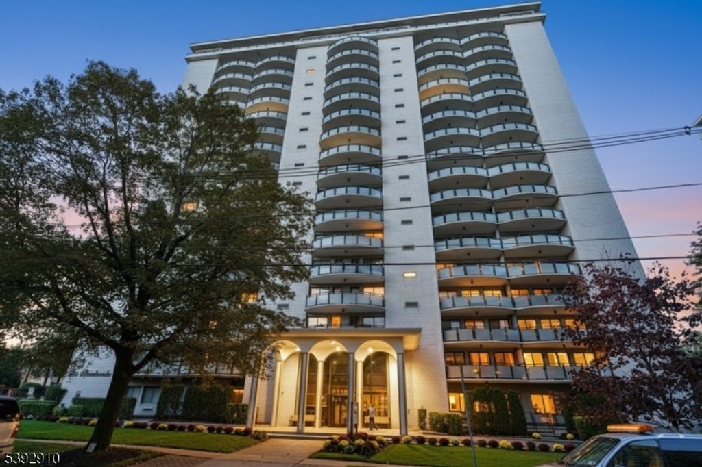 125 Prospect Ave 3-J, Hackensack City, NJ 07601