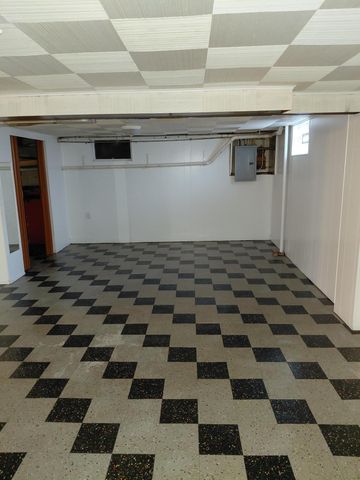 6400 Ash Avenue, Gary, IN 46403