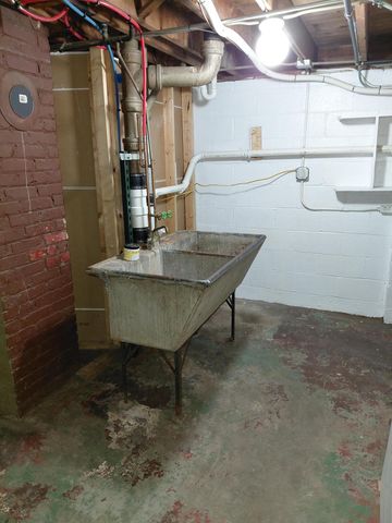 6400 Ash Avenue, Gary, IN 46403