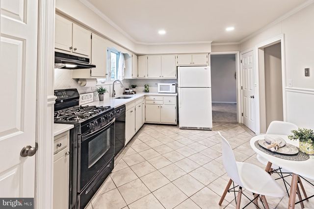 513 PERSHING, Hockessin, DE 19707