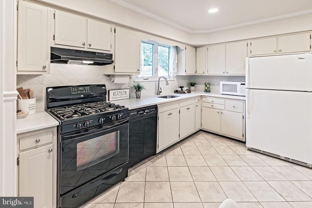 513 PERSHING, Hockessin, DE 19707