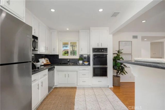 4657 Hazelnut Avenue, Seal Beach, CA 90740