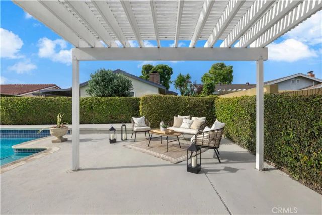 4657 Hazelnut Avenue, Seal Beach, CA 90740