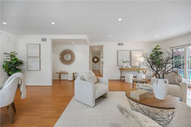4657 Hazelnut Avenue, Seal Beach, CA 90740