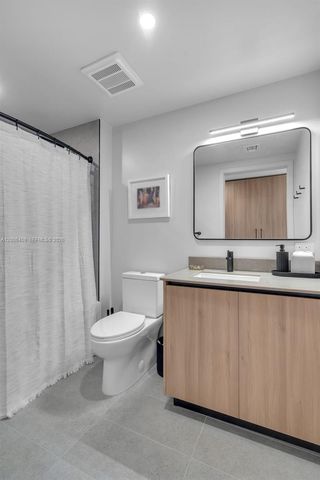121 NE 5th Street 912B, Miami, FL 33132