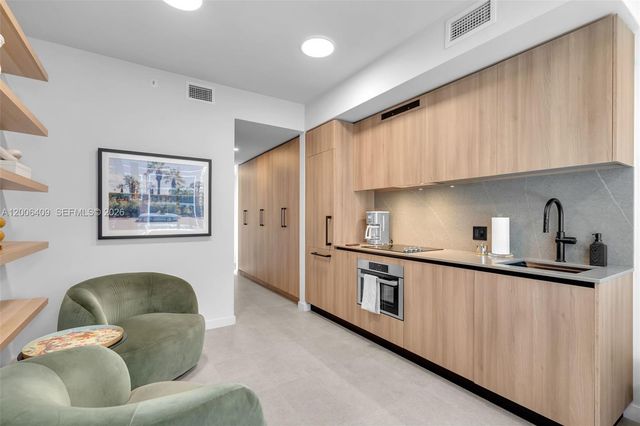 121 NE 5th Street 912B, Miami, FL 33132