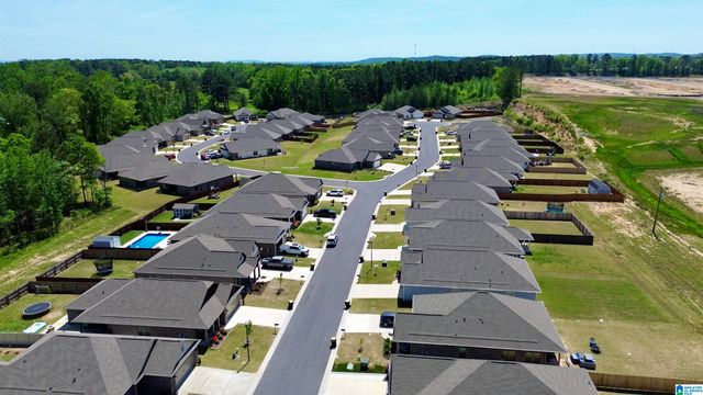 1802 LOEBNER LANE SE, Cullman, AL 35055