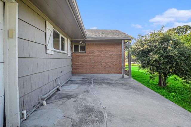 5715 Willow Glen Drive, Houston, TX 77033