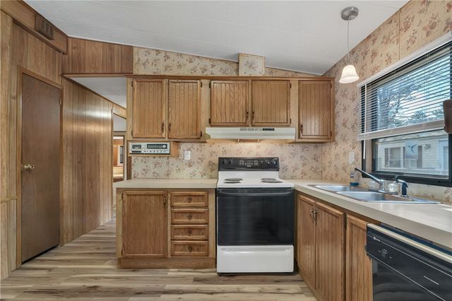 41 Leisure Way, Coventry, RI 02816