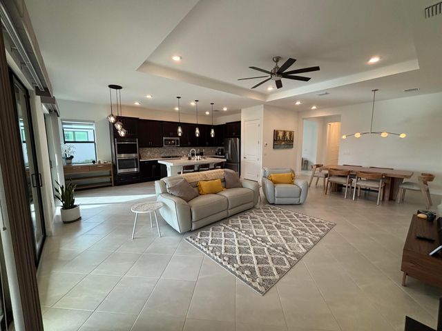 5372 Hutchinson Way, Westlake, FL 33470