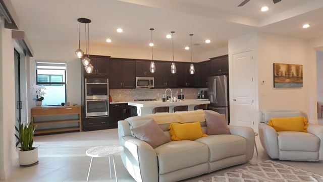 5372 Hutchinson Way, Westlake, FL 33470