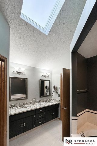 5080 S 172nd Street, Omaha, NE 68135