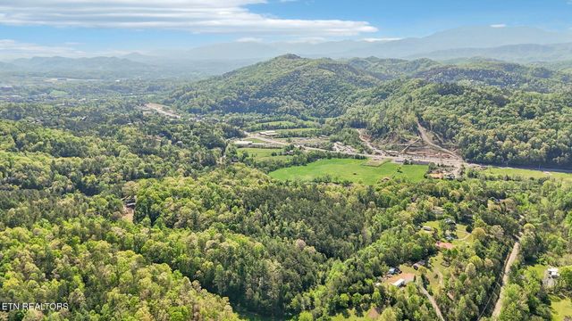 1351 Mortar Rd, Sevierville, TN 37876
