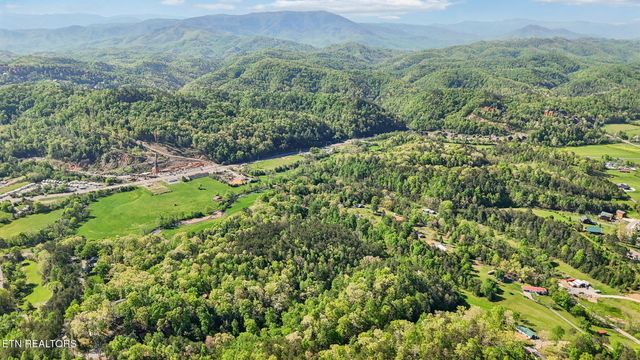 1351 Mortar Rd, Sevierville, TN 37876