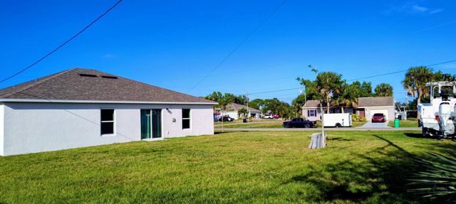 2772 SE Garfield Avenue, Port St Lucie, FL 34952