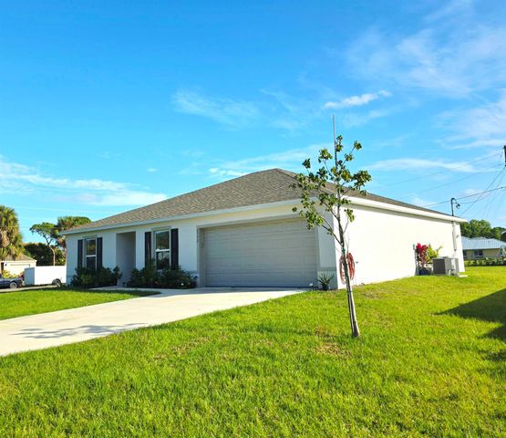 2772 SE Garfield Avenue, Port St Lucie, FL 34952