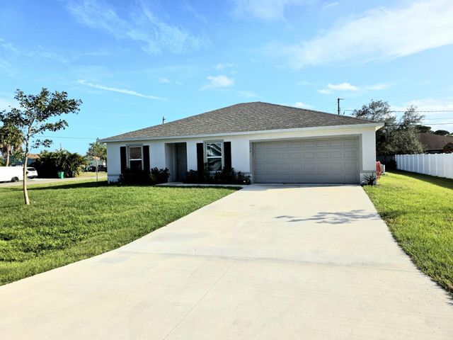 2772 SE Garfield Avenue, Port St Lucie, FL 34952