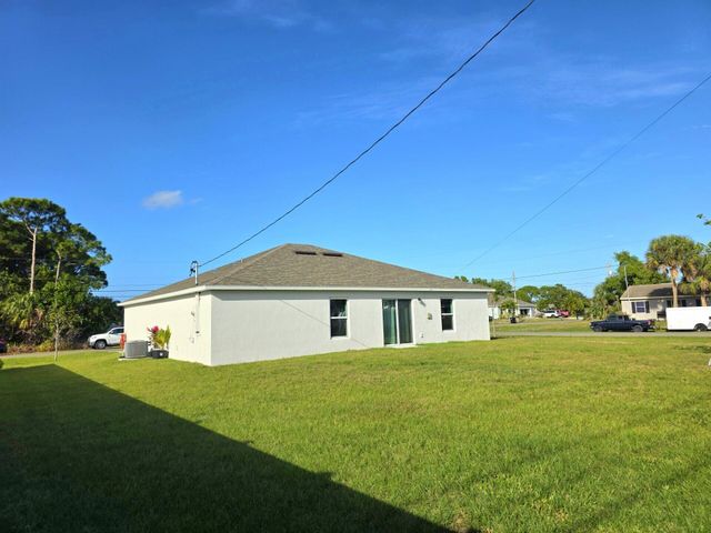 2772 SE Garfield Avenue, Port St Lucie, FL 34952