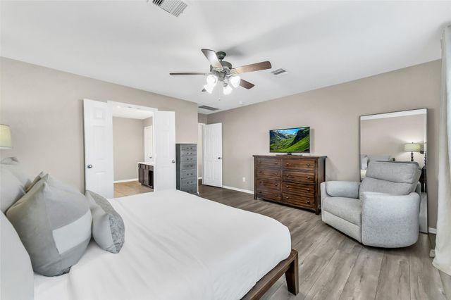 1813 Oakbranch Drive, Pearland, TX 77581