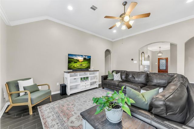 1813 Oakbranch Drive, Pearland, TX 77581