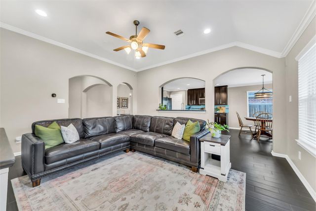 1813 Oakbranch Drive, Pearland, TX 77581