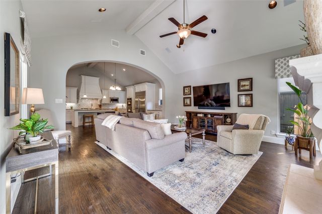 628 Creekway Drive, Irving, TX 75039