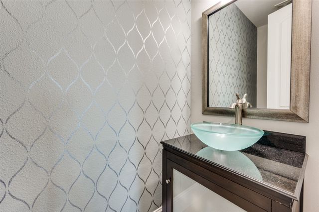 628 Creekway Drive, Irving, TX 75039