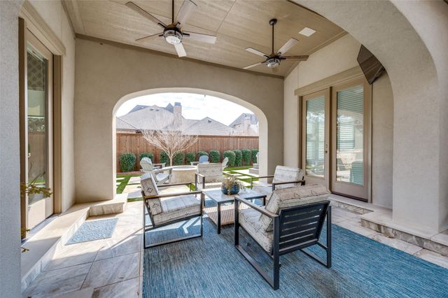 628 Creekway Drive, Irving, TX 75039