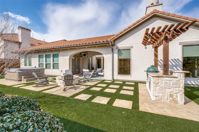 628 Creekway Drive, Irving, TX 75039