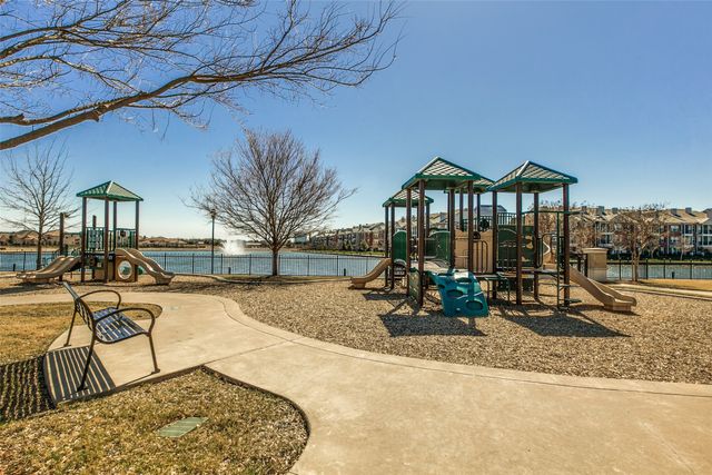 628 Creekway Drive, Irving, TX 75039