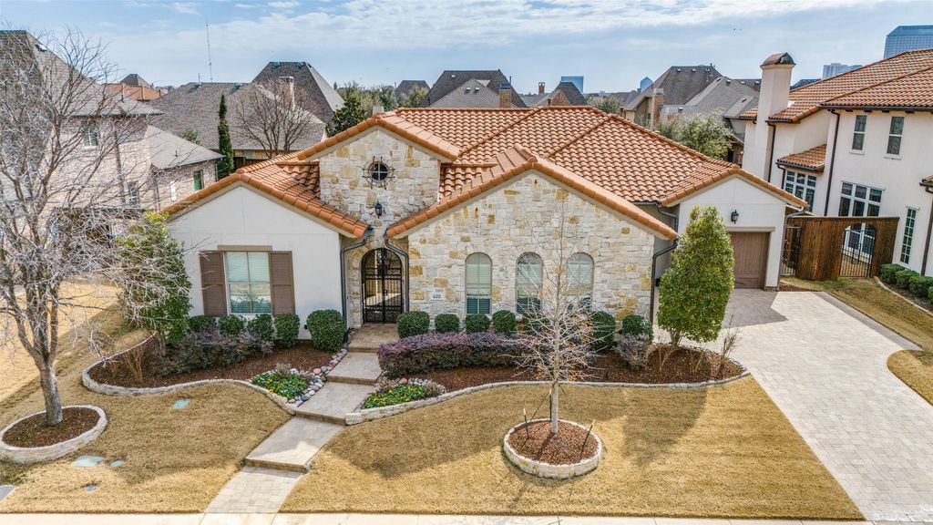 628 Creekway Drive, Irving, TX 75039