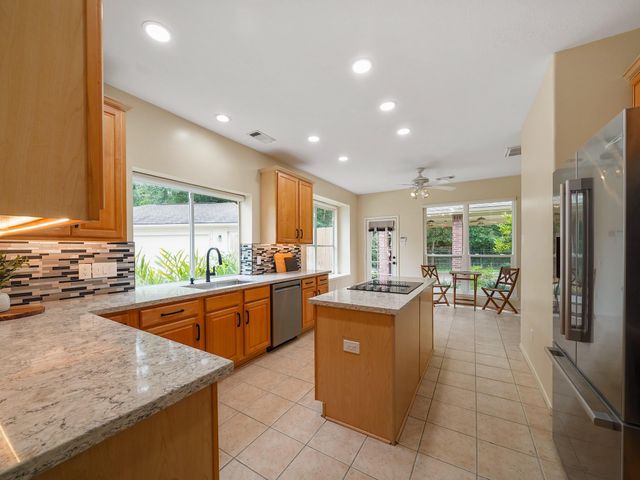 23997 Dorrington Estates Lane, Conroe, TX 77385