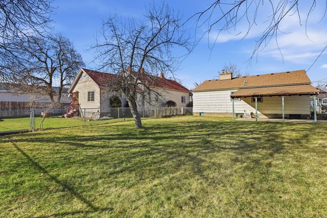 1012 E Augusta Ave, Spokane, WA 99207